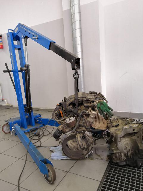 Замена двигателя в автомобиле - Сакура Абакан